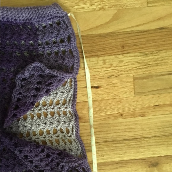 Handmade crocheted top - Picture 5 of 6